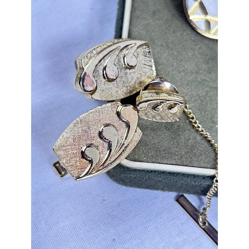 Vtg Cufflinks And Tie Bars Lot Gold And Silver Tone x9